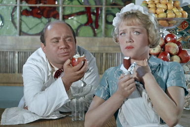 Тематическое фото кадр из фильма &quotПолосатый рейс&quot, 1961 год
