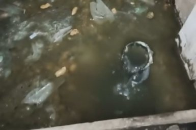 Фото с &quotароматом&quot. Жители дома 18 по улице Автомобилистов в столице Камчатки задыхаются от  запаха фекалий ИА KamchatkaMedia