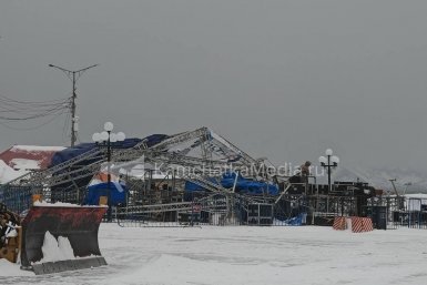 Разрушенная ветром сцена в столице Камчатки ИА KamchatkaMedia