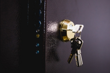 Прописка в апартаментах теперь возможна, но не для всех и не всегда — разбор юриста