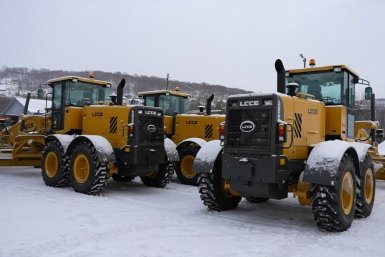 Москва подарила Камчатке 10 единиц спецтехники