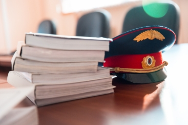 Директор УК на Камчатке задержан за смерть женщины из-за упавшего с крыши льда