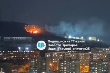 Пал охватил сопку в районе Нейбута во Владивостоке Телеграм-канал &quotНовости Приморья&quot (18+)