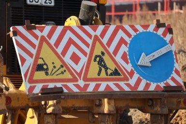 Ремонт дорог, дорожные работы, дорожный знак Александр Шепырев, ИА UssurMedia