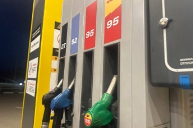 Вам откажут на заправке: почему бензин нельзя наливать в пластиковые канистры - новые правила ИА SevastopolMedia