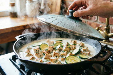 Этот хит я готовлю каждое лето: курица с кабачками в сметанном соусе
