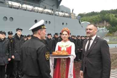 Учебный корабль &quotПерекоп&quot прибыл на Камчатку пресс-служба правительства региона