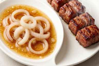 Это самый вкусный лук к шашлыку — готовлю за 15 минут, а съедают за 2 даже без мяса
