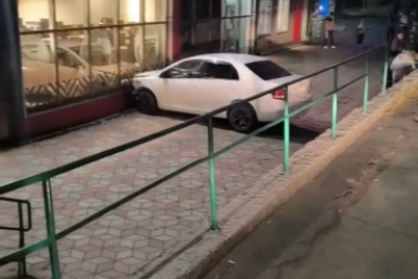 Пьяный водитель сбил женщину и влетел в торговый павильон в Находке пресс-служба УМВД России по Приморскому краю