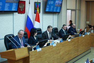 Заседание Законодательного собрания Приморья Дмитрий Игнатенко, правительство Приморского края