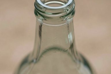 Нет штопора под рукой? Пять способов открыть бутылку вина с помощью подручных средств