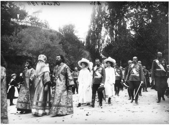 "Будущее литературы - за большими проектами Дальнего Востока и космонавтикой"