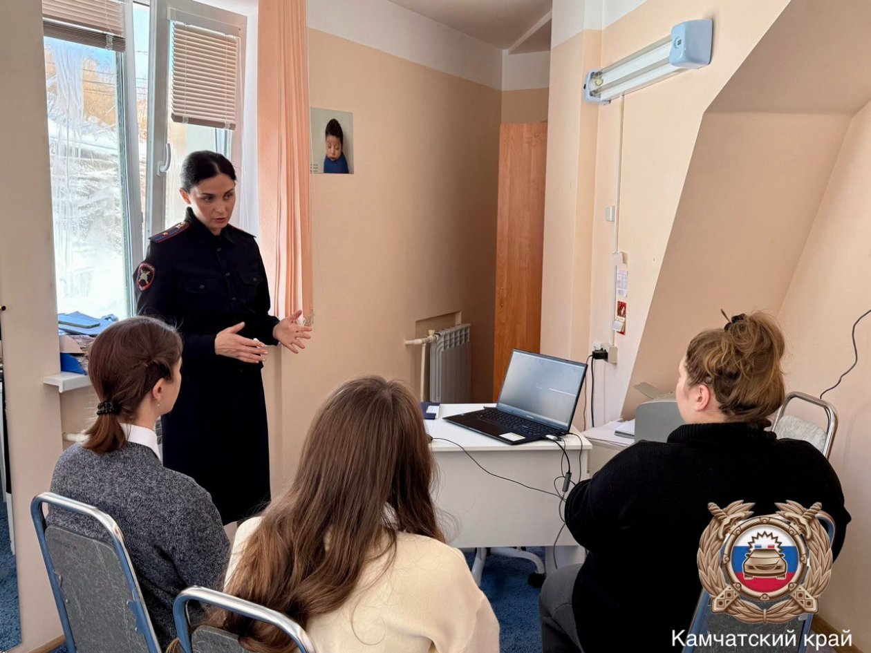 Сотрудники Госавтоинспекции провели на Камчатке тренинг для будущих мам Госавтоинспекция Петропавловска-Камчатского