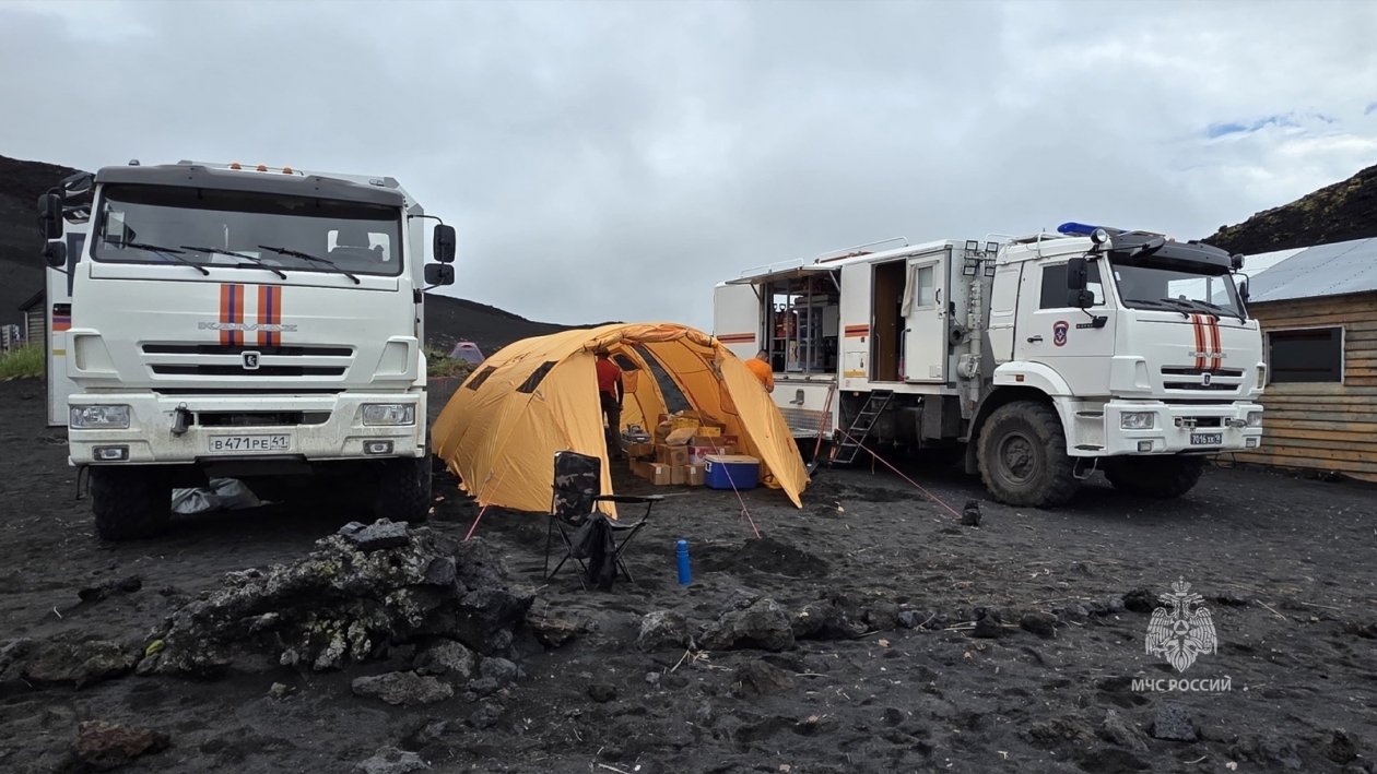 Спасатели проходят альпинистскую подготовку на вулканах Камчатки ГУ МЧС по Хабаровскому краю