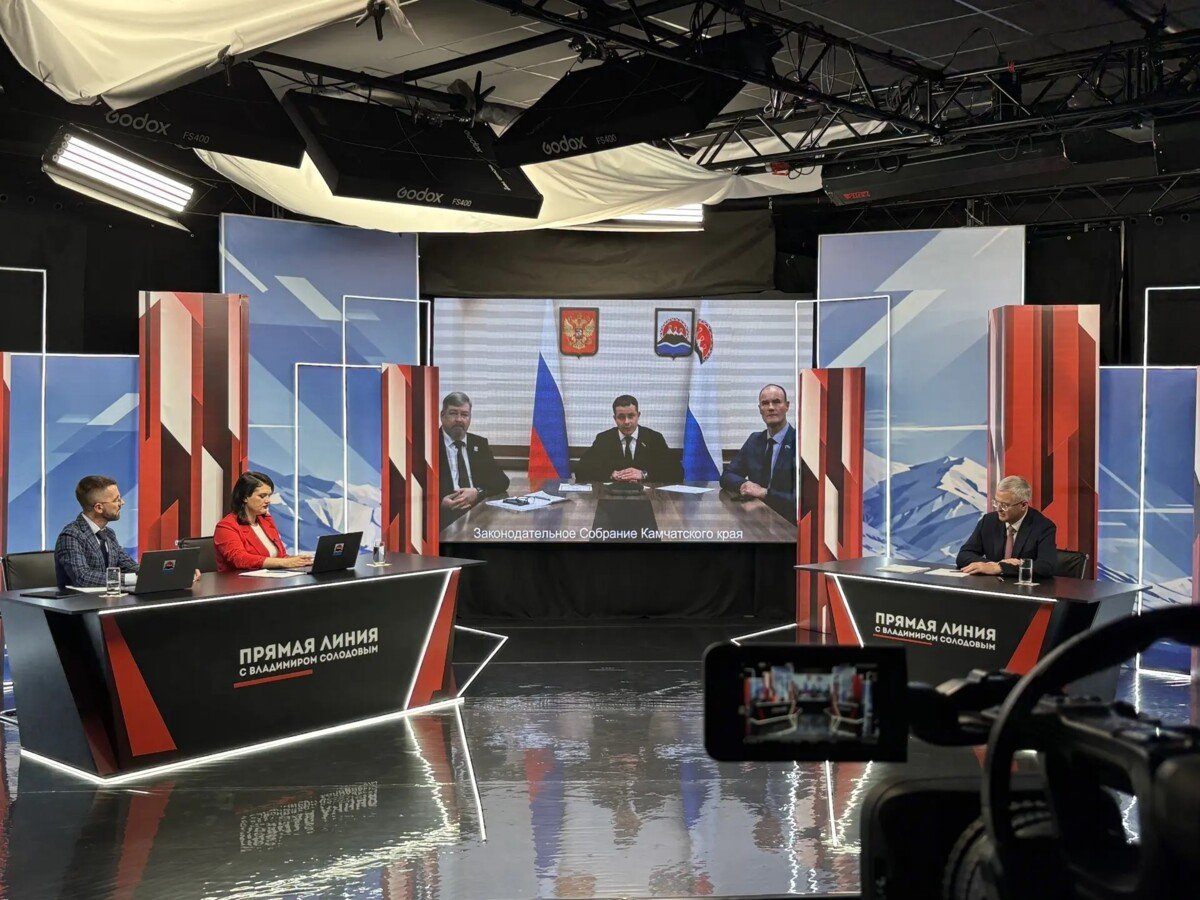 Прямая линия с губернатором Владимиром Солодовым