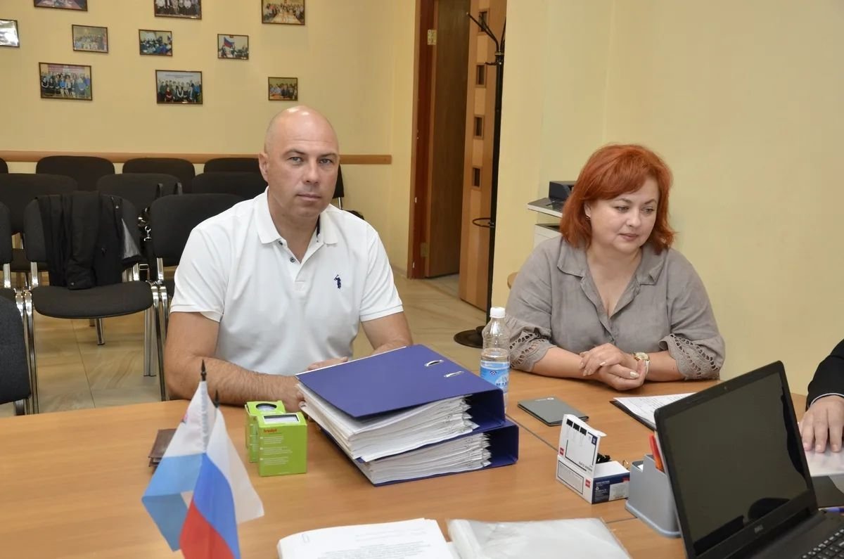 Передача пакета документов в избирком членами регионального отделения политической партии &quotРОССИЙСКАЯ ПАРТИЯ ПЕНСИОНЕРОВ ЗА СОЦИАЛЬНУЮ СПРАВЕДЛИВОСТЬ&quot Избирательная комиссия Камчатского края