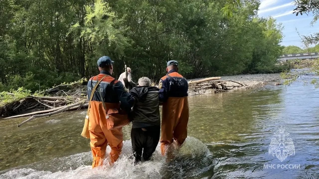 Фото с места событий ГУ МЧС России по Камчатскому краю